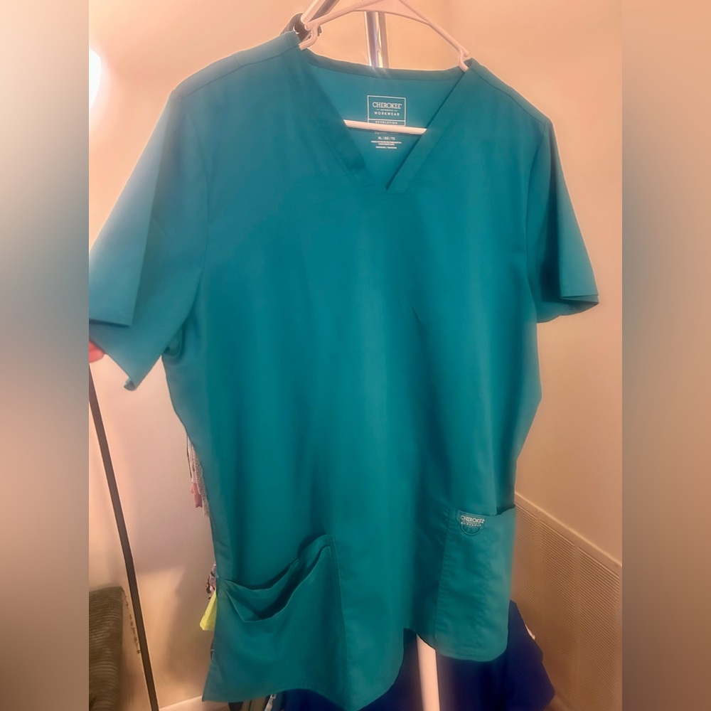 Cherokee Women’s Scrub Top